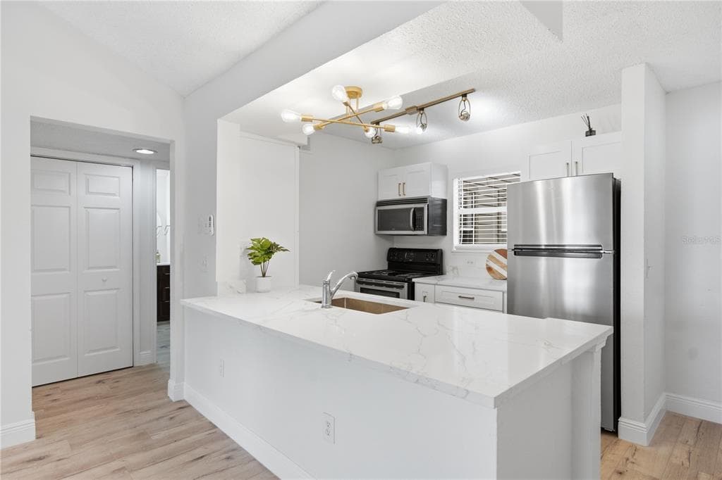 2500 WINDING CREEK BOULEVARD # F305, CLEARWATER, FL 33761 — zdjęcie 4