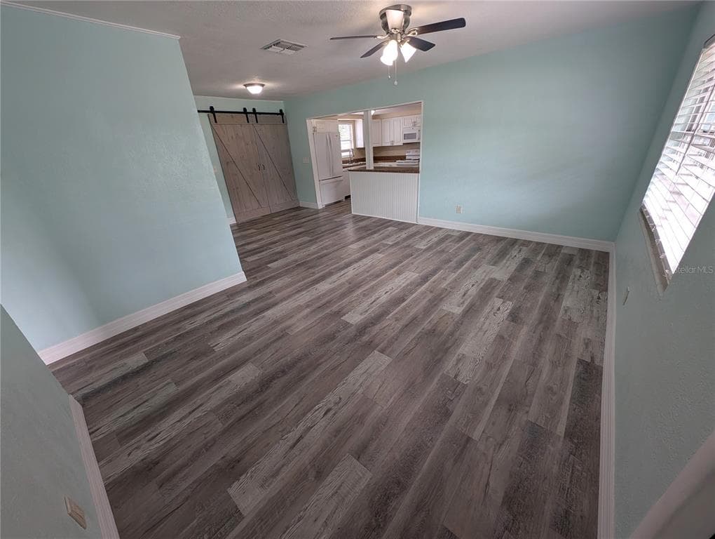 111 W GRAPEFRUIT CIRCLE, CLEARWATER, FL 33759 — zdjęcie 4