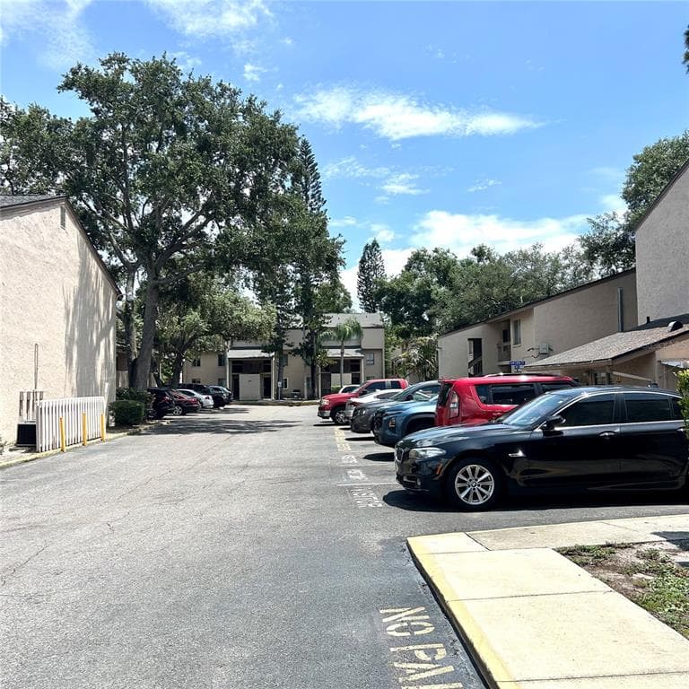 7531 PITCH PINE CIRCLE # 197, TAMPA, FL 33617 — zdjęcie 3