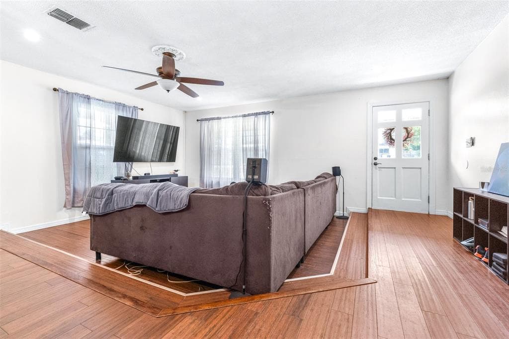 37237 NICOLE AVENUE, ZEPHYRHILLS, FL 33541 — zdjęcie 3