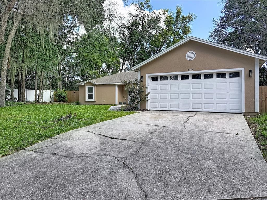 706 OLD CREEK COURT, SANFORD, FL 32773