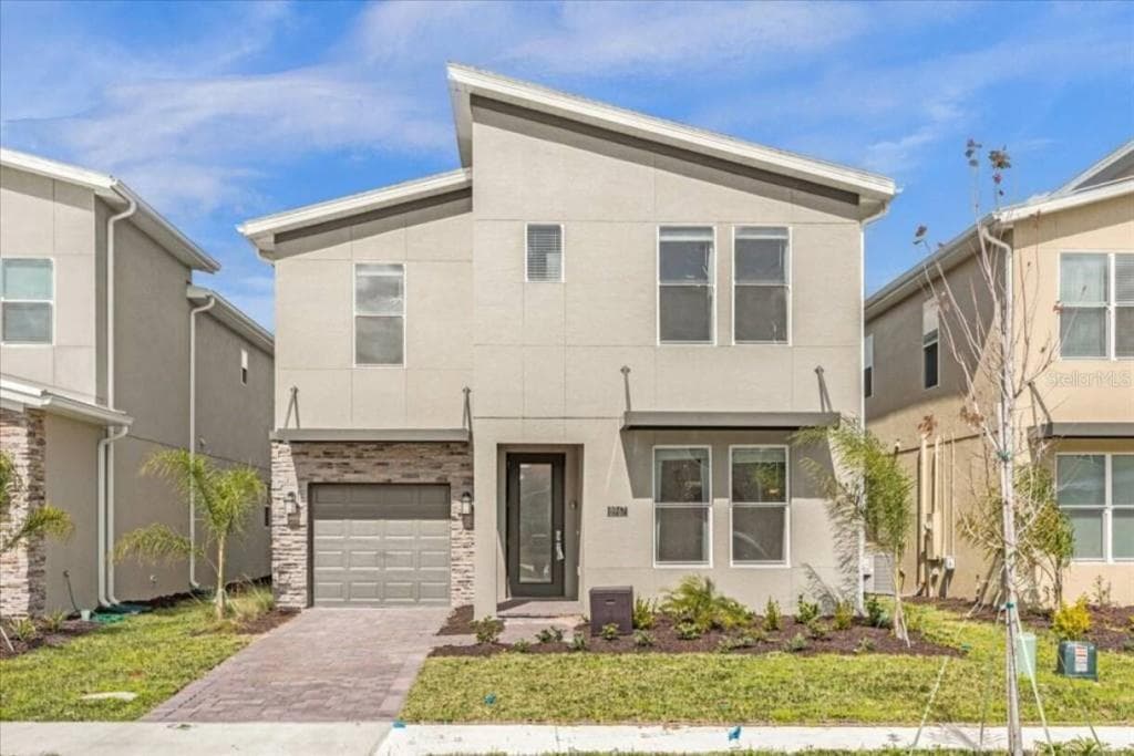 8967 PLAY THROUGH DR, DAVENPORT, FL 33896