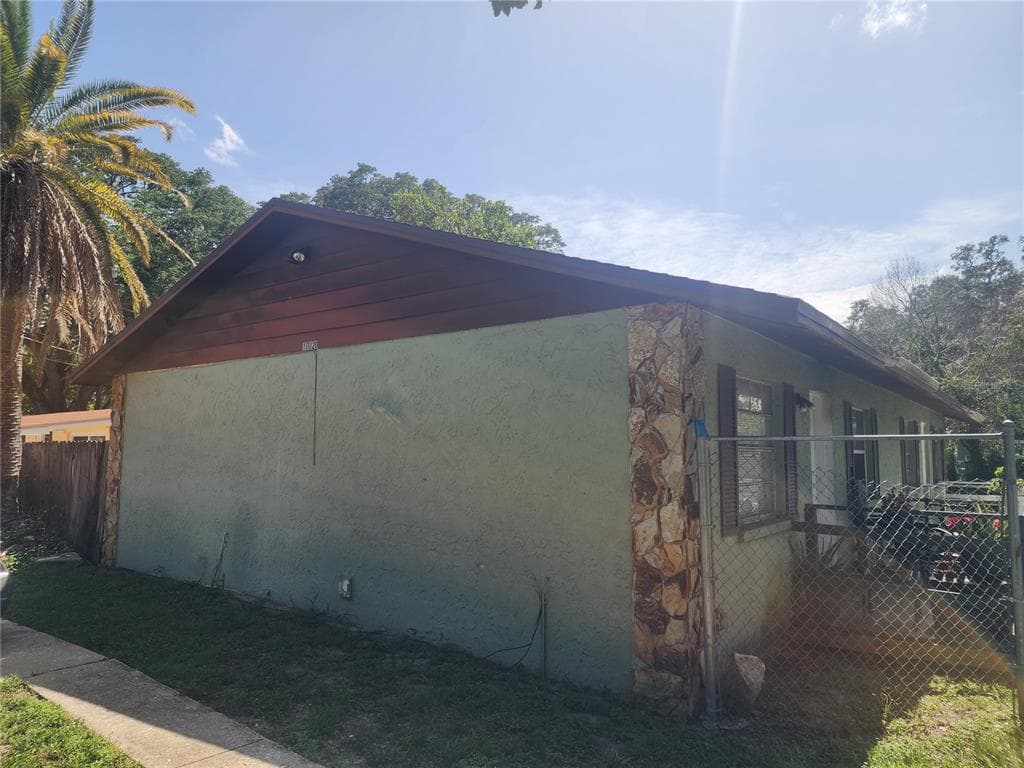 10020 N HYACINTH AVENUE, TAMPA, FL 33612