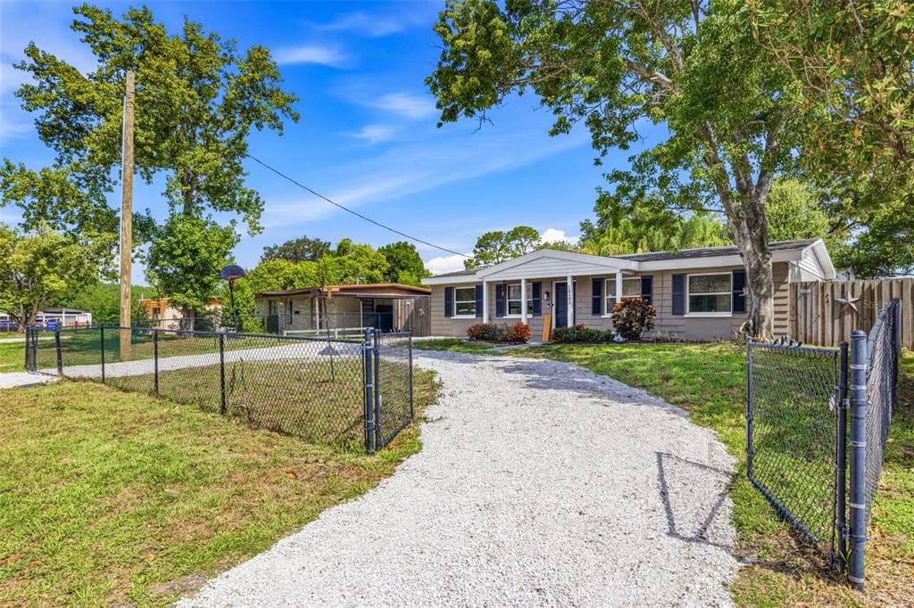 10408 VENTURA AVENUE, TAMPA, FL 33619 — zdjęcie 2