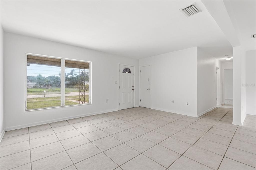 21928 BEVERLY AVENUE, PORT CHARLOTTE, FL 33952 — zdjęcie 3