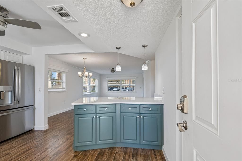 4575 COVE CIRCLE # 101, ST PETERSBURG, FL 33708 — zdjęcie 4