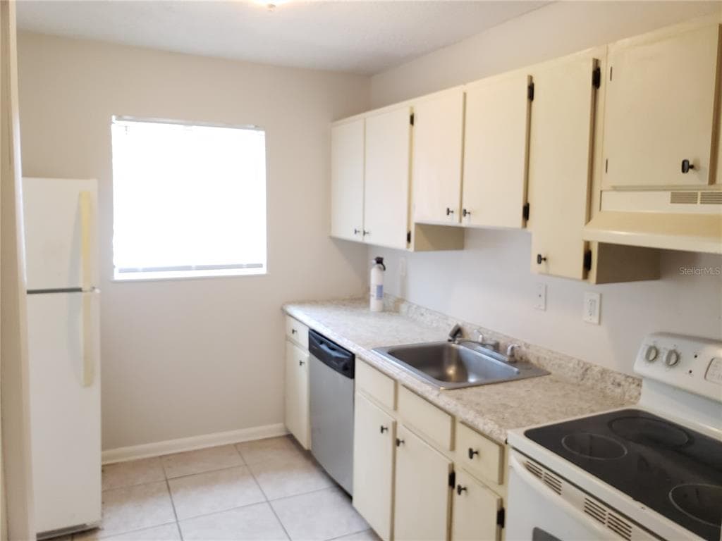 22706 GAGE LOOP # 33, LAND O LAKES, FL 34639 — zdjęcie 3