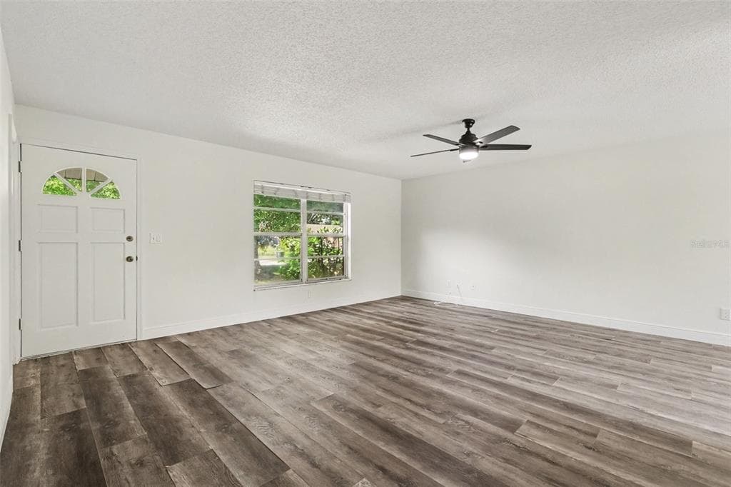 1916 HUDSON COURT, OLDSMAR, FL 34677 — zdjęcie 3