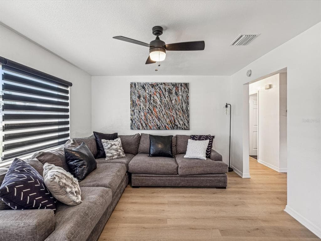 2000 57TH STREET N, ST PETERSBURG, FL 33710 — zdjęcie 5
