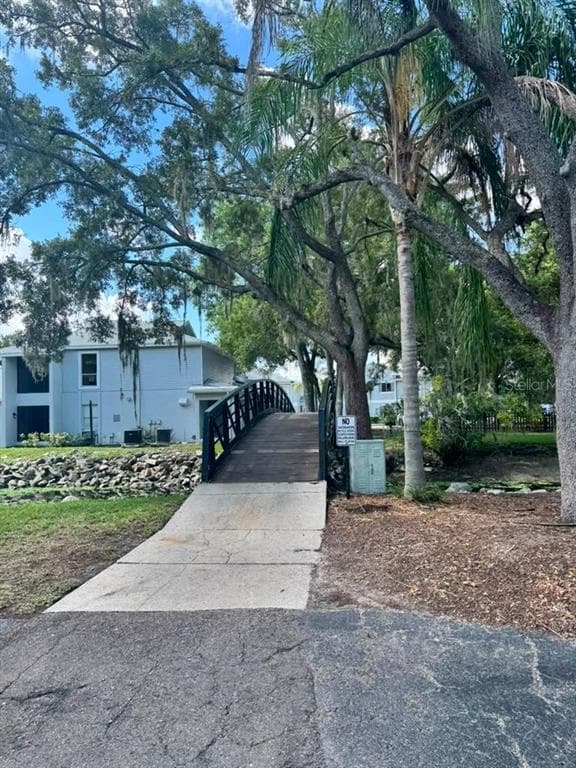 4140 DOLPHIN DRIVE, TAMPA, FL 33617 — zdjęcie 3