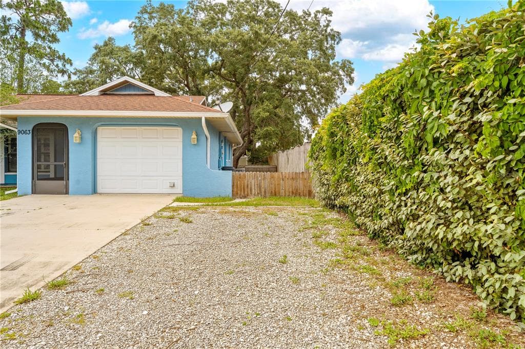 9063 PEMBERTON STREET, SPRING HILL, FL 34608 — zdjęcie 2