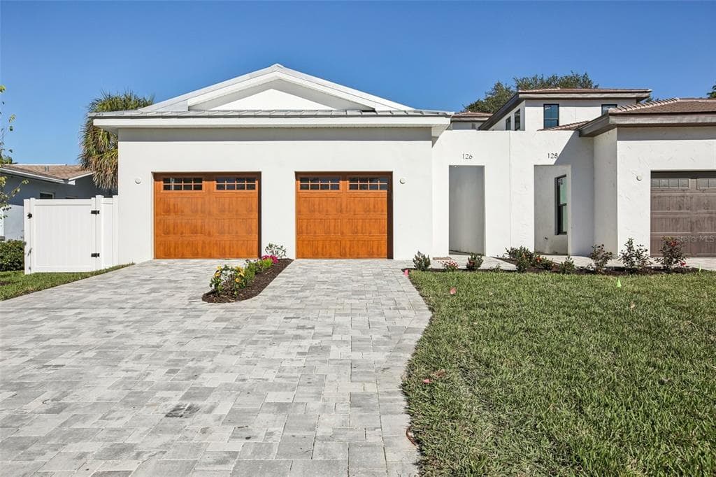 126 RICARDO WAY NE, ST PETERSBURG, FL 33704 — zdjęcie 2