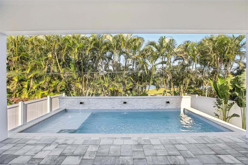 126 RICARDO WAY NE, ST PETERSBURG, FL 33704 — zdjęcie 3
