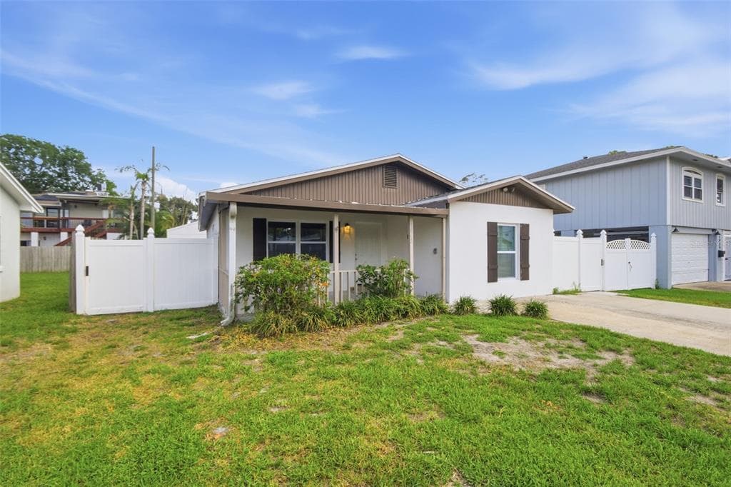 1842 SHORE ACRES BOULEVARD NE, ST PETERSBURG, FL 33703 — zdjęcie 4
