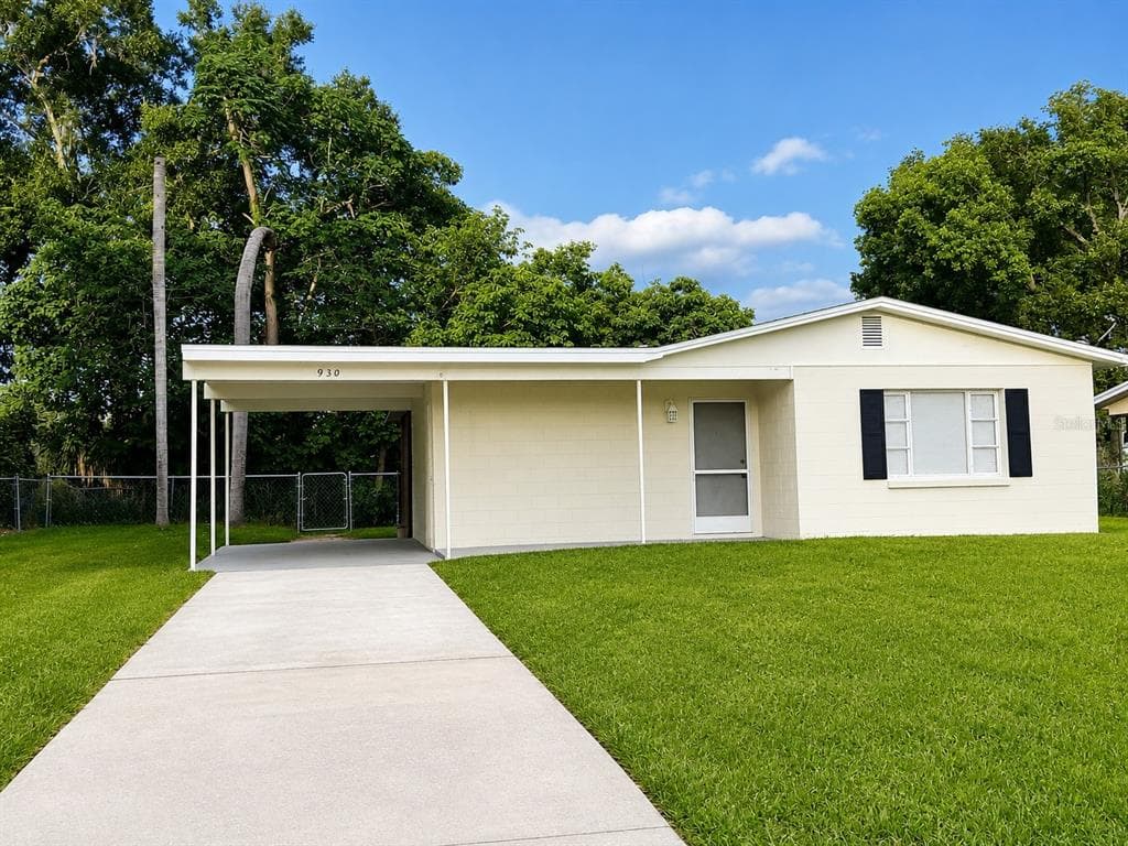 930 EMERALD DRIVE, MOUNT DORA, FL 32757