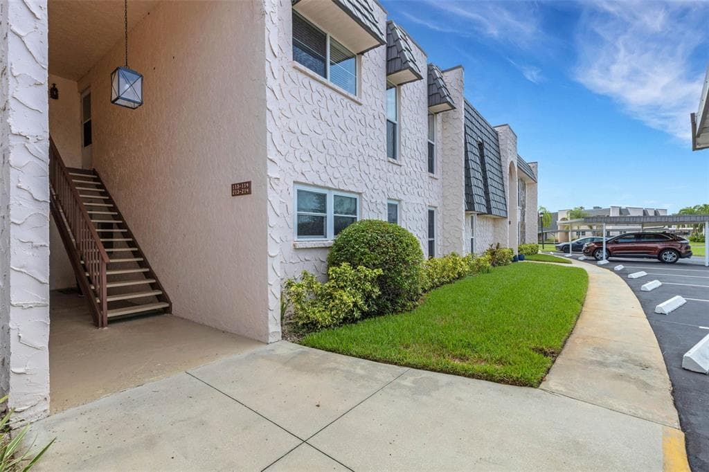 114 FERNWOOD CIRCLE # 114, SEMINOLE, FL 33777
