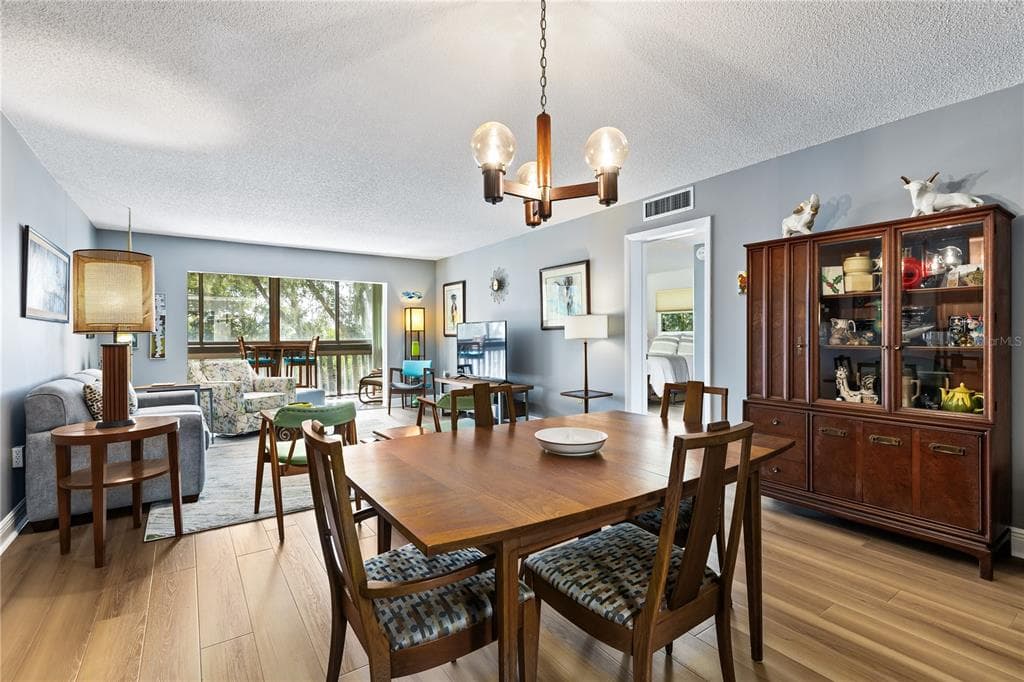 601 N MCDONALD STREET # 310, MOUNT DORA, FL 32757 — zdjęcie 3