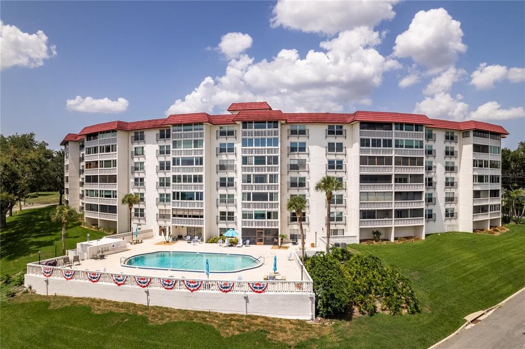 601 N MCDONALD STREET # 310, MOUNT DORA, FL 32757