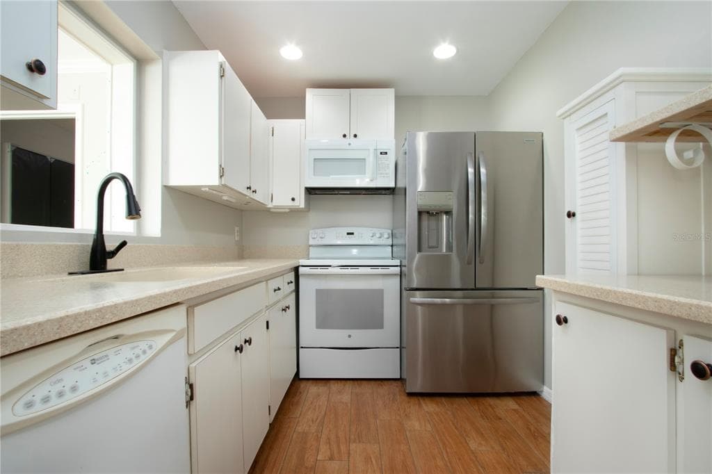 1828 FOXHUNT DRIVE # A, SUN CITY CENTER, FL 33573 — zdjęcie 3