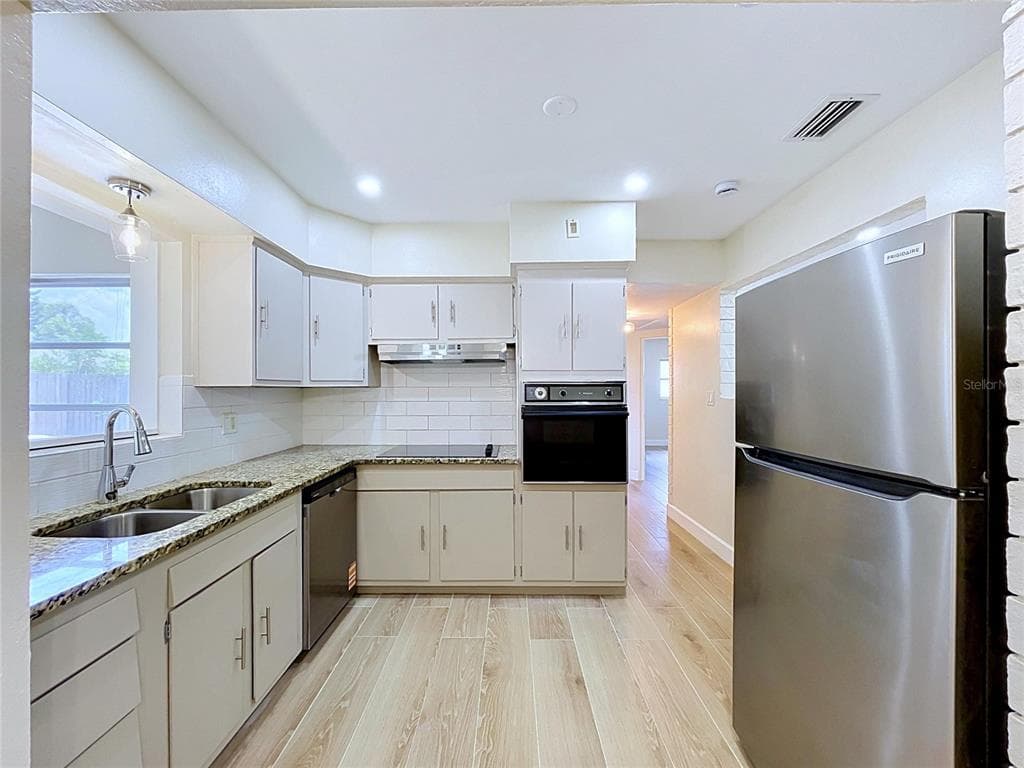 9813 51ST AVENUE N, ST PETERSBURG, FL 33708 — zdjęcie 3