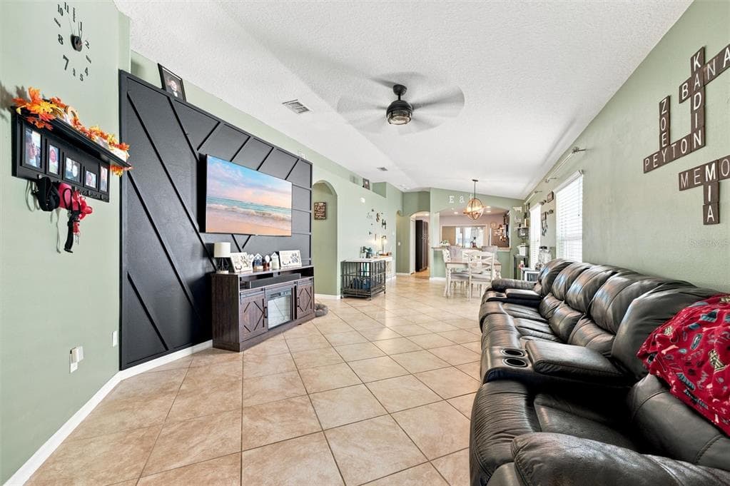 1111 SEMINOLE SKY DRIVE, RUSKIN, FL 33570 — zdjęcie 5