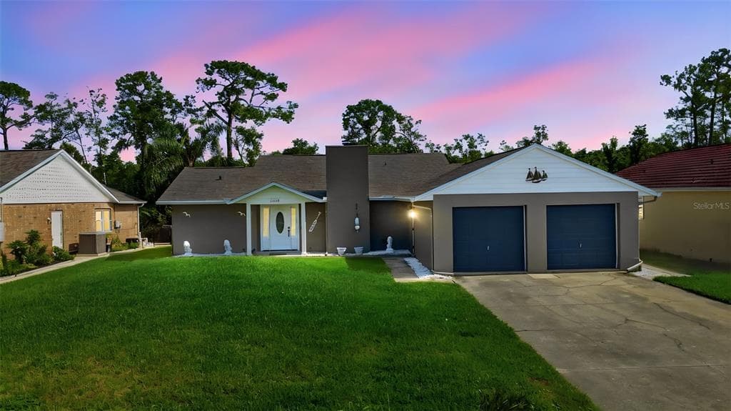 26638 E COVE DRIVE, TAVARES, FL 32778