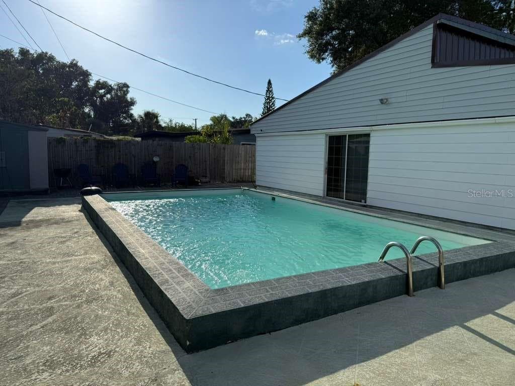 7917 RIDEOUT ROAD, TAMPA, FL 33619 — zdjęcie 2