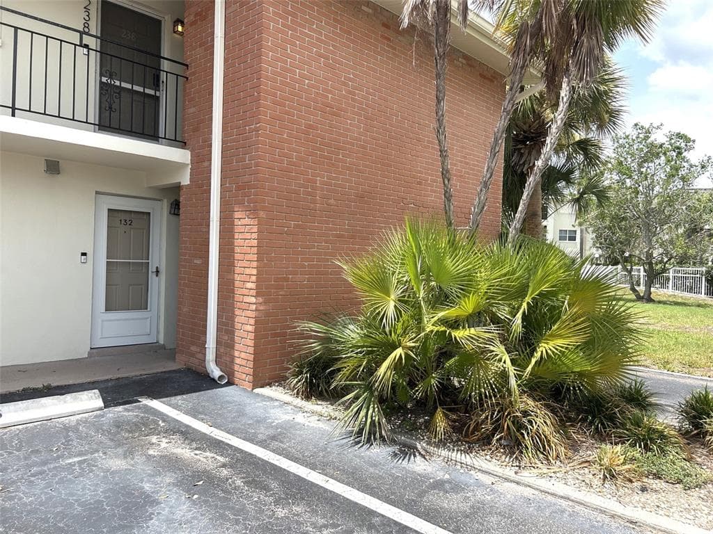 4520 OVERLOOK DRIVE NE # 132, ST PETERSBURG, FL 33703