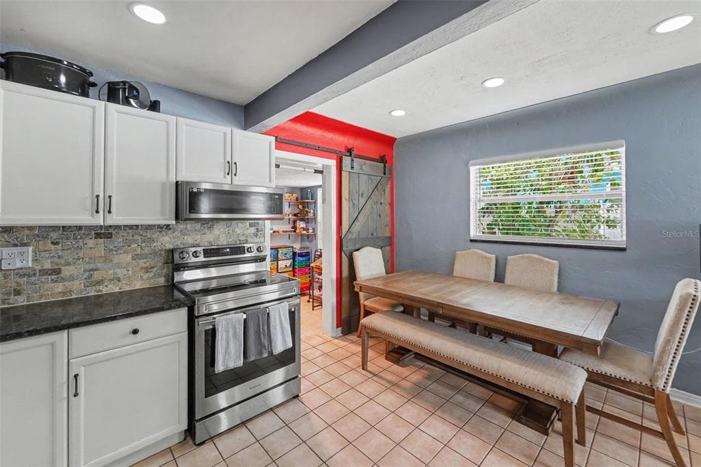 3719 39TH STREET N, ST PETERSBURG, FL 33713 — zdjęcie 5