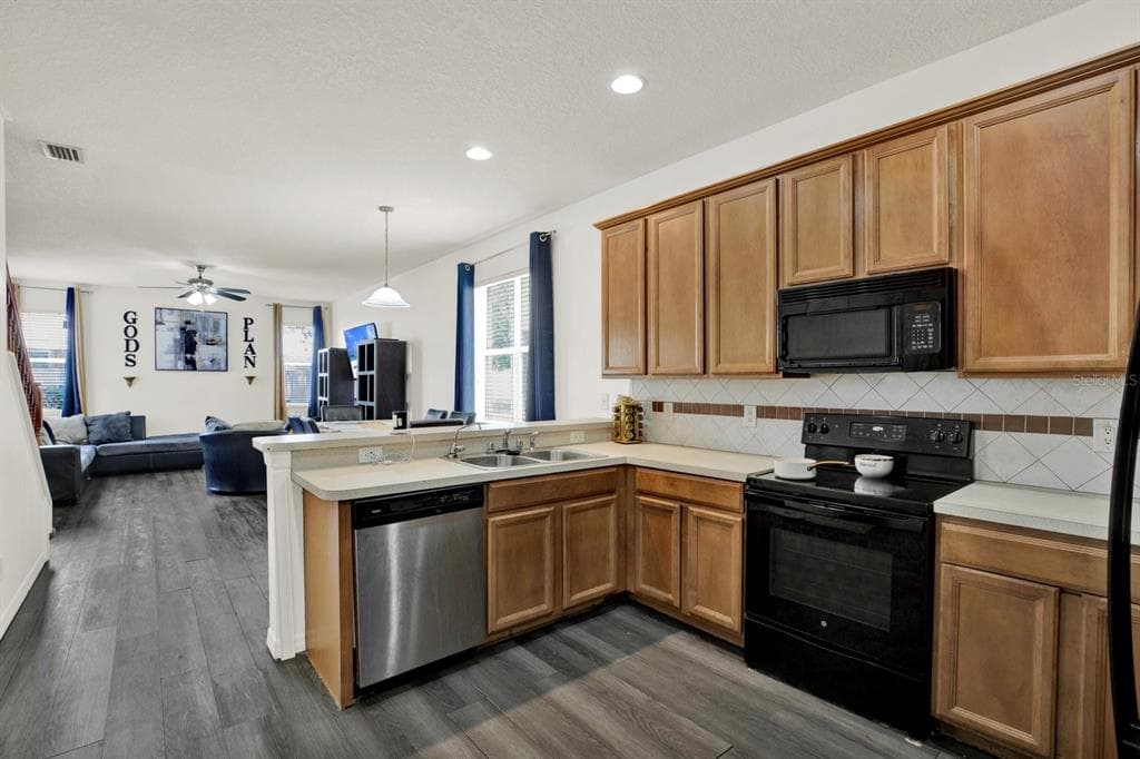 7224 LUMBER PORT DRIVE, SUN CITY CENTER, FL 33573 — zdjęcie 5