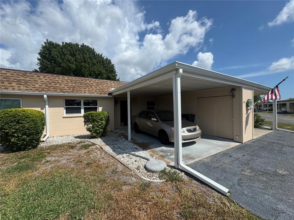 652 PARK CIRCLE, BRADENTON, FL 34207