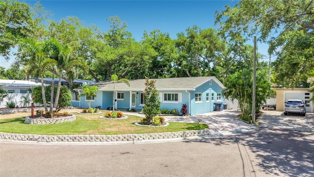 8270 30TH AVENUE N, ST PETERSBURG, FL 33710 — zdjęcie 3