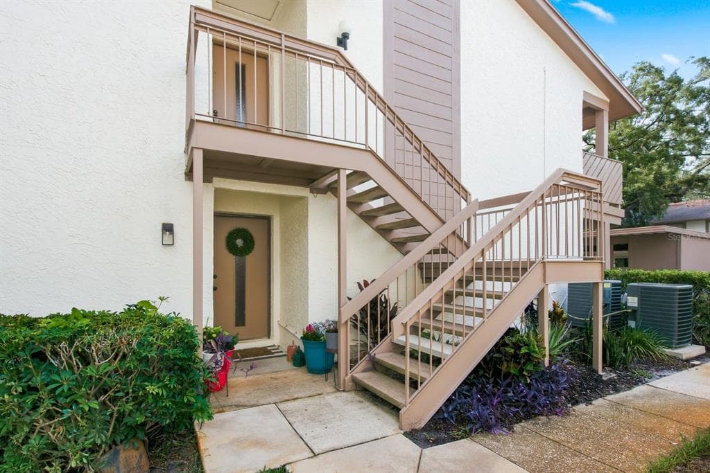 511 MISTLETOE COURT # C, SAFETY HARBOR, FL 34695