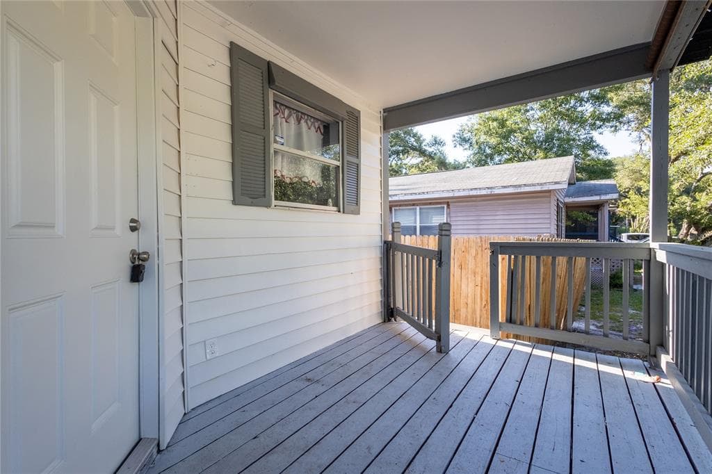 3110 GORDON COURT, TAMPA, FL 33619 — zdjęcie 4