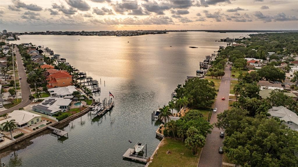 200 PARK STREET N, ST PETERSBURG, FL 33710 — zdjęcie 2