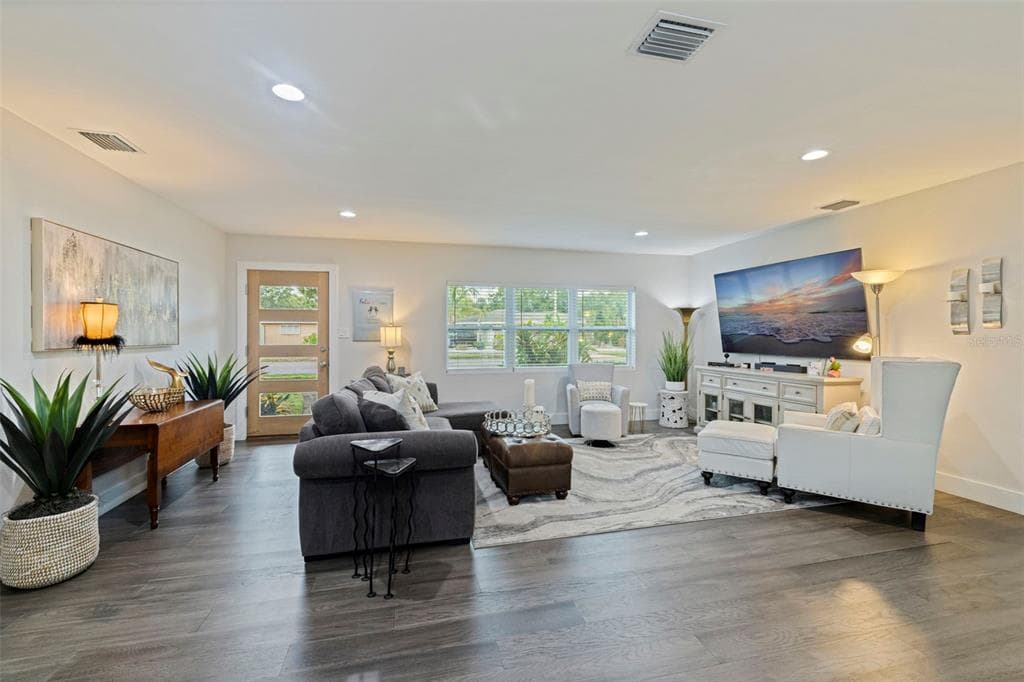 200 PARK STREET N, ST PETERSBURG, FL 33710 — zdjęcie 5