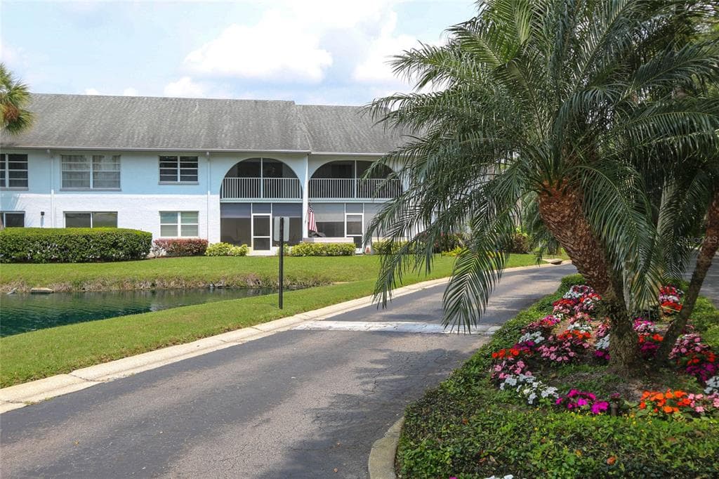 3203 LANDMARK DRIVE # 2202, CLEARWATER, FL 33761