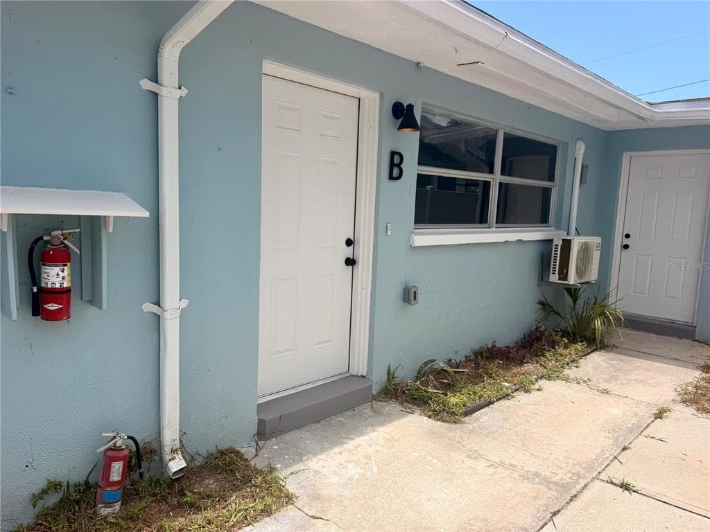13388 1ST STREET E # B, MADEIRA BEACH, FL 33708 — zdjęcie 2