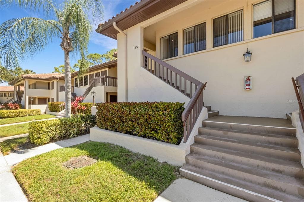 5252 LAKE VILLAGE DRIVE # 54, SARASOTA, FL 34235