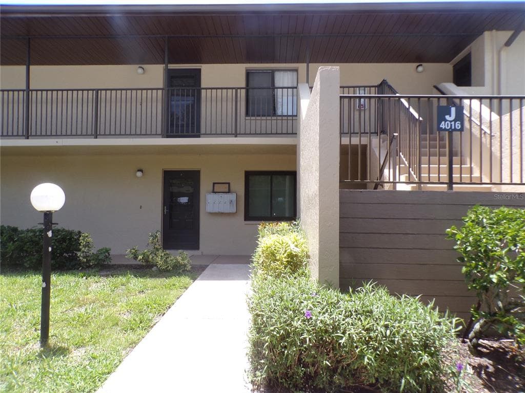 4016 OAKVIEW DRIVE # J8, PUNTA GORDA, FL 33980