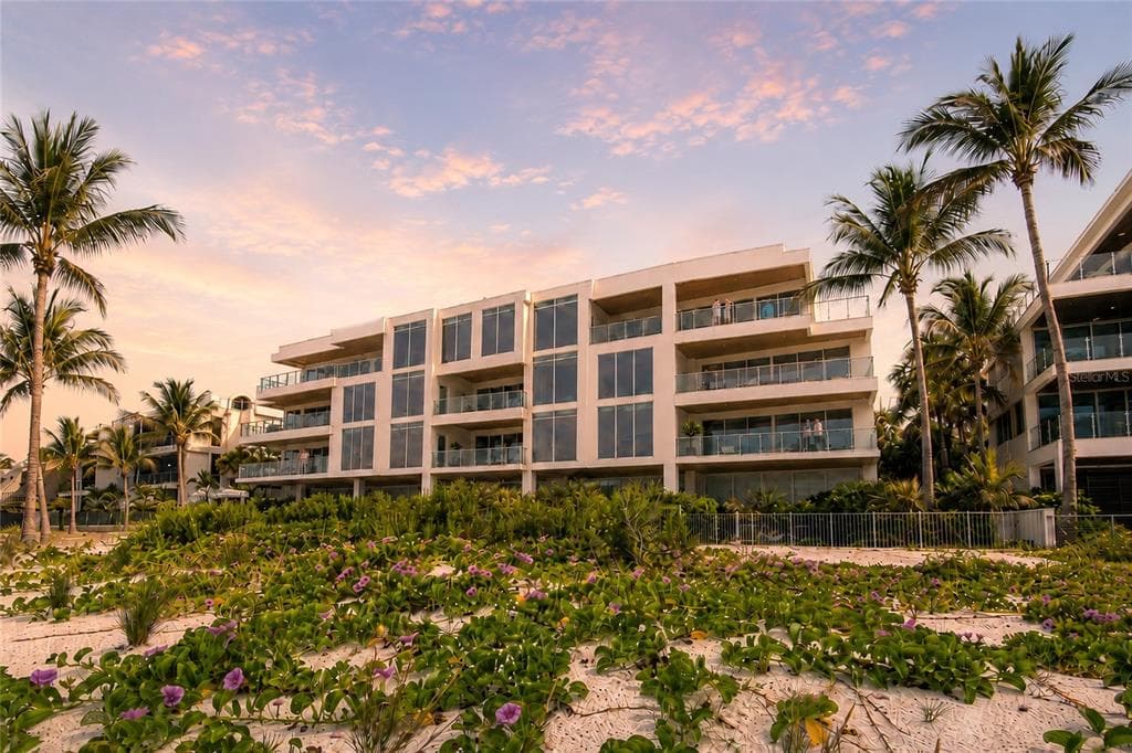 70 AVENIDA VENECCIA # 201, SARASOTA, FL 34242