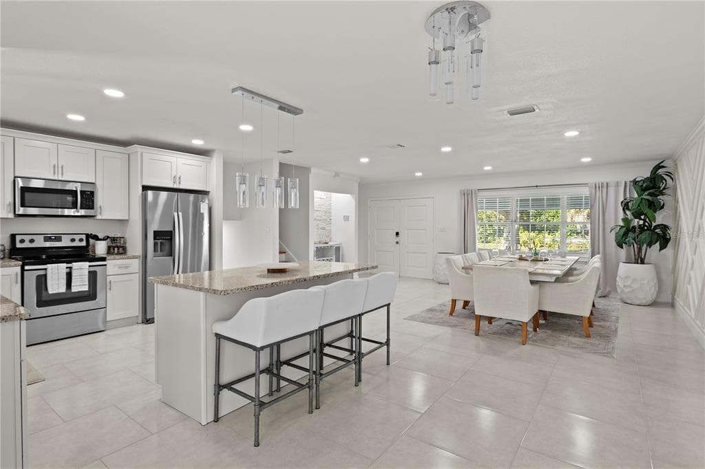 8702 ELMWOOD LANE, TAMPA, FL 33615 — zdjęcie 5