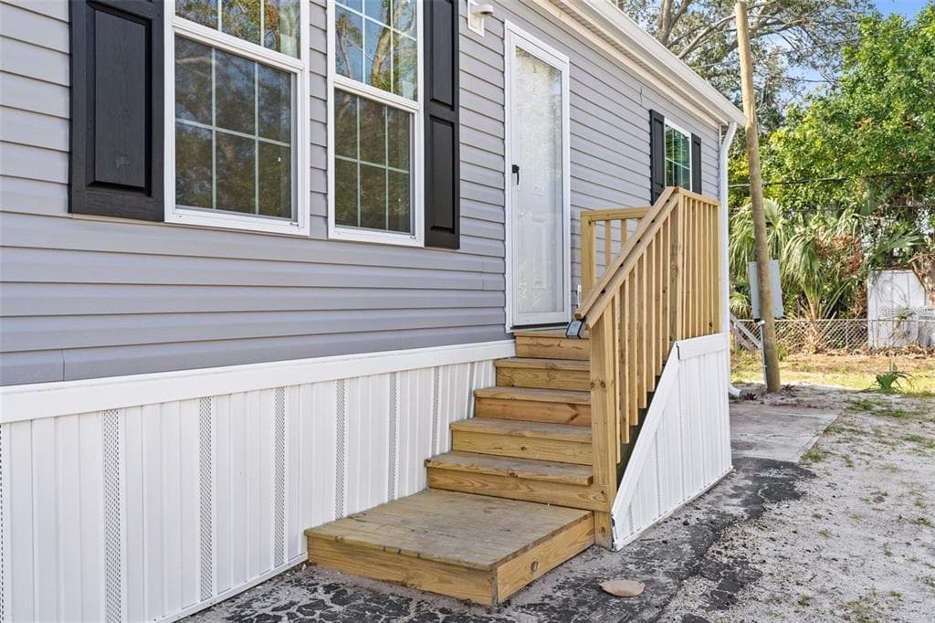 5234 YELLOW PINE STREET N, ST PETERSBURG, FL 33709 — zdjęcie 3