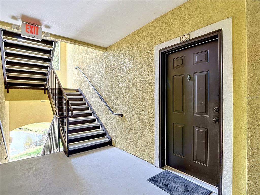 10201 COURTNEY PALMS BOULEVARD # 203, TAMPA, FL 33619 — zdjęcie 4