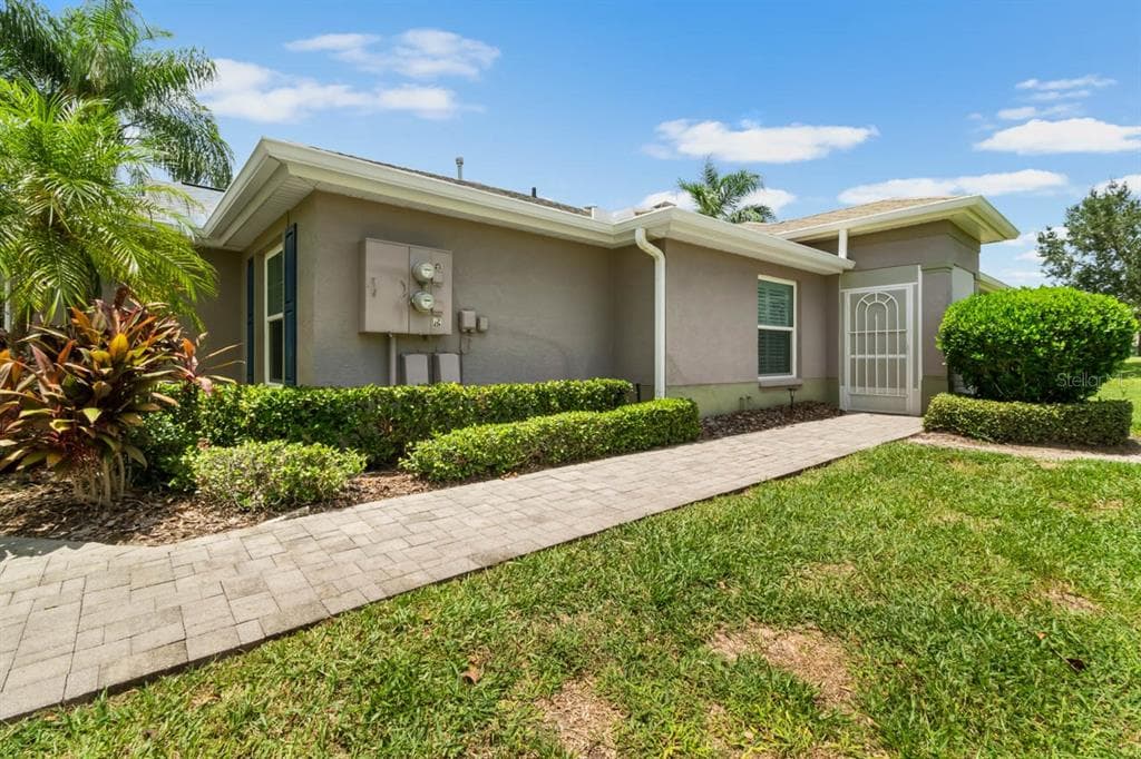 1148 CORINTH GREENS DRIVE, SUN CITY CENTER, FL 33573 — zdjęcie 5