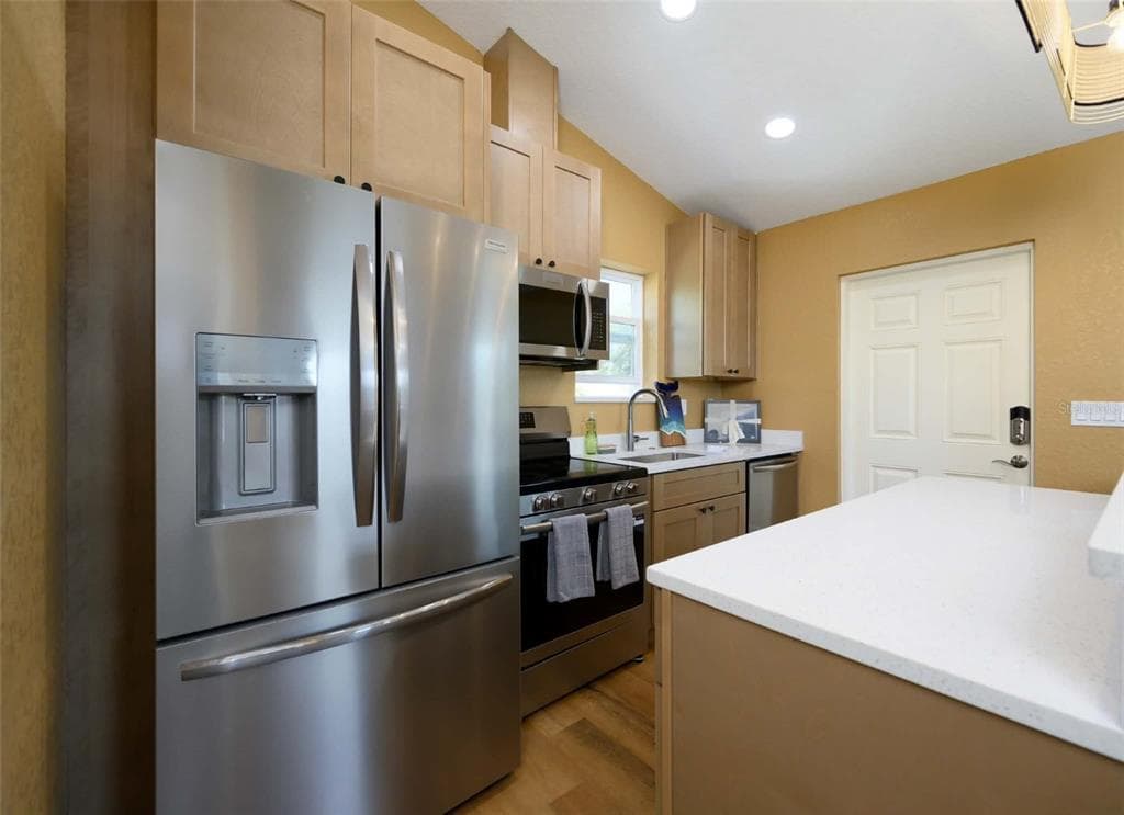 2324 1/2 BURLINGTON AVE N N, ST PETERSBURG, FL 33713 — zdjęcie 4