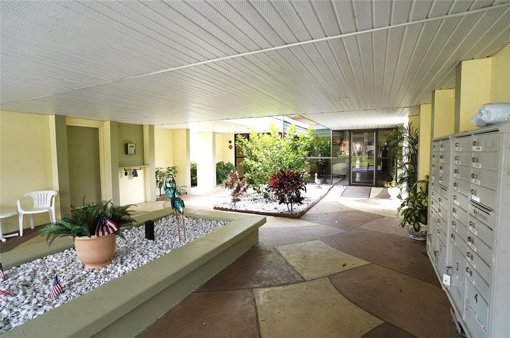 21267 GERTRUDE AVENUE # 210, PORT CHARLOTTE, FL 33952 — zdjęcie 2