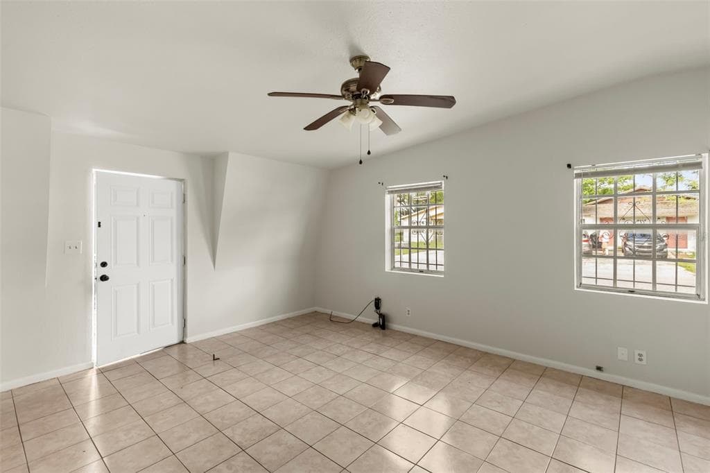 9213 N 13TH STREET, TAMPA, FL 33612 — zdjęcie 4