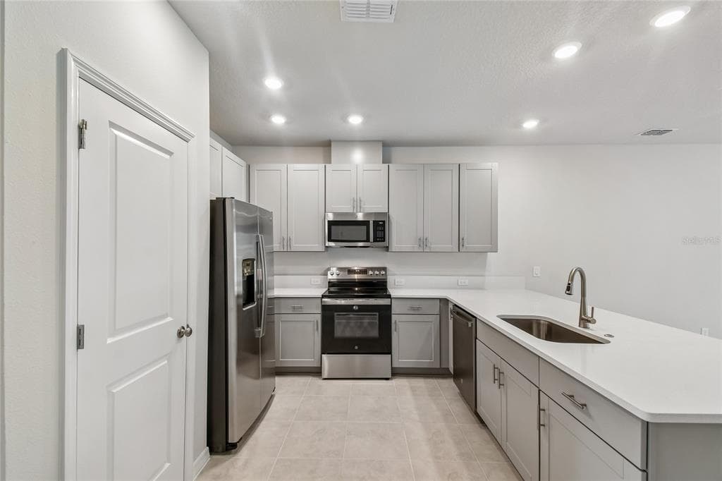 1136 WILD CREST LANE, DAYTONA BEACH, FL 32117 — zdjęcie 2