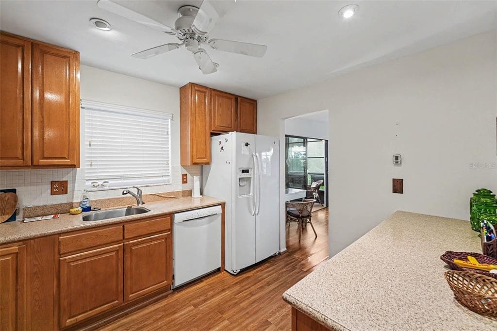 5970 80TH ST N # 301, ST PETERSBURG, FL 33709 — zdjęcie 3